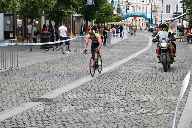 国足困境的 国足困境的